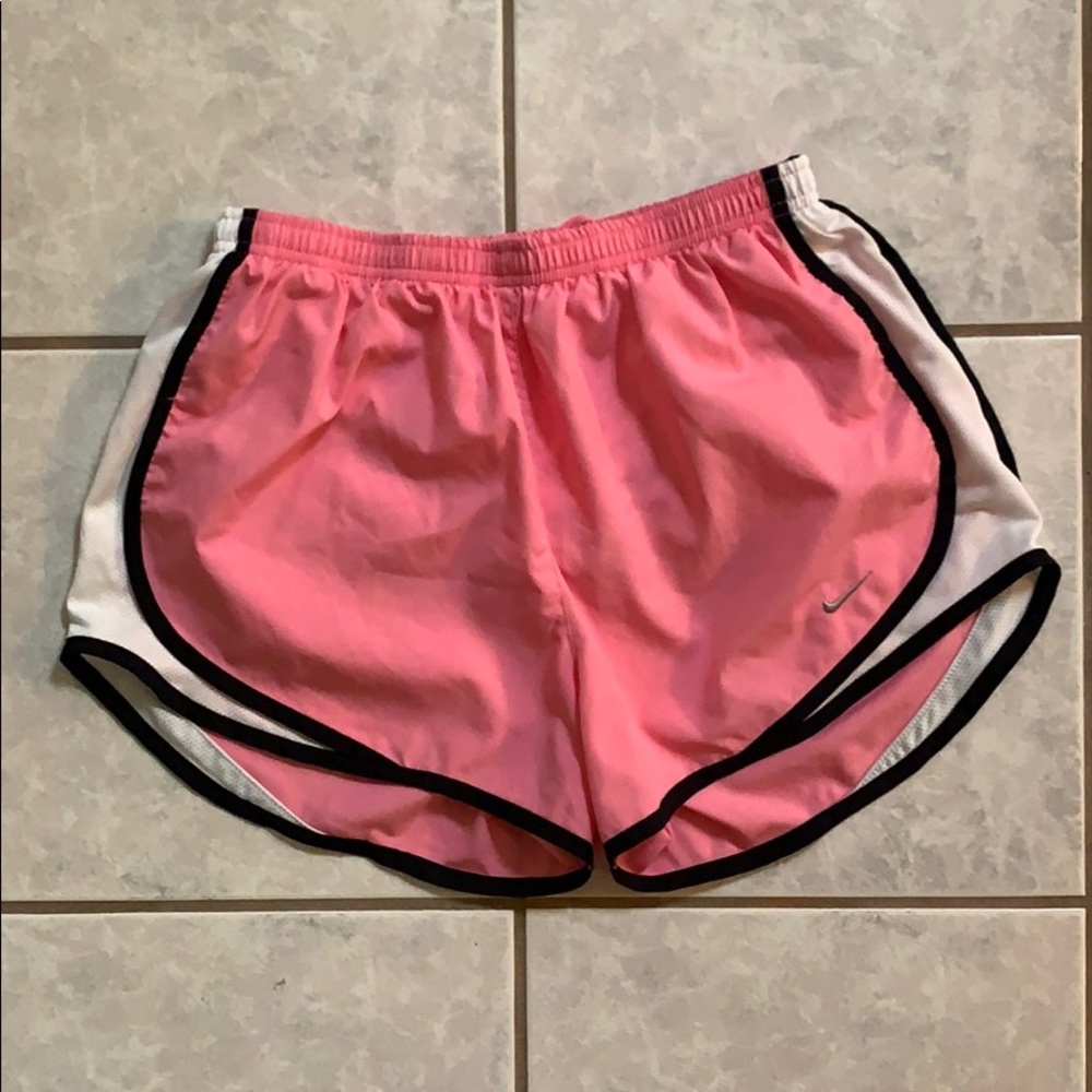 Nike Tempo Shorts - M - Pink